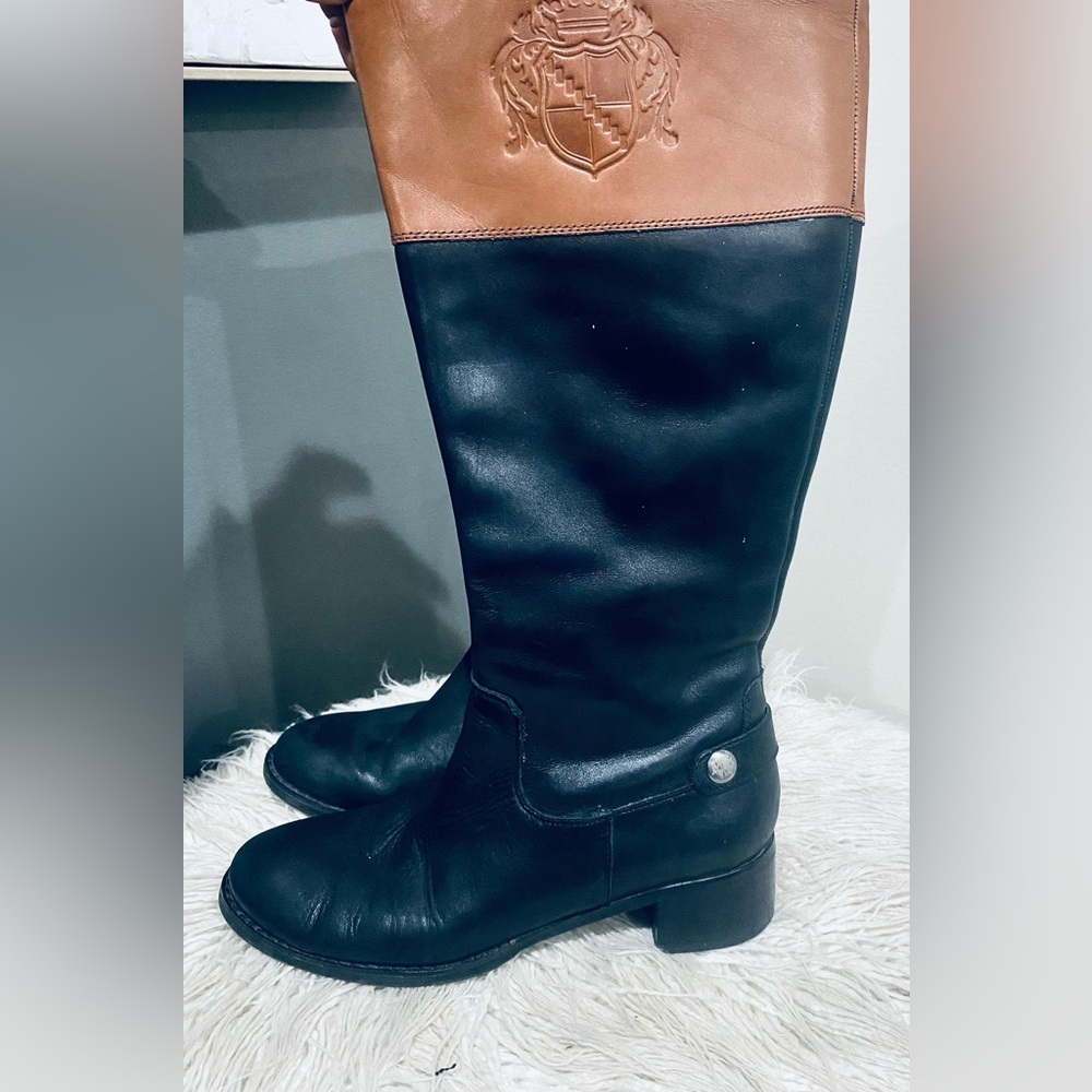 Women’s Genuine Leather Black Brown Tall Riding Boot Crest Detail Size 7.5 - Picture 3 of 6